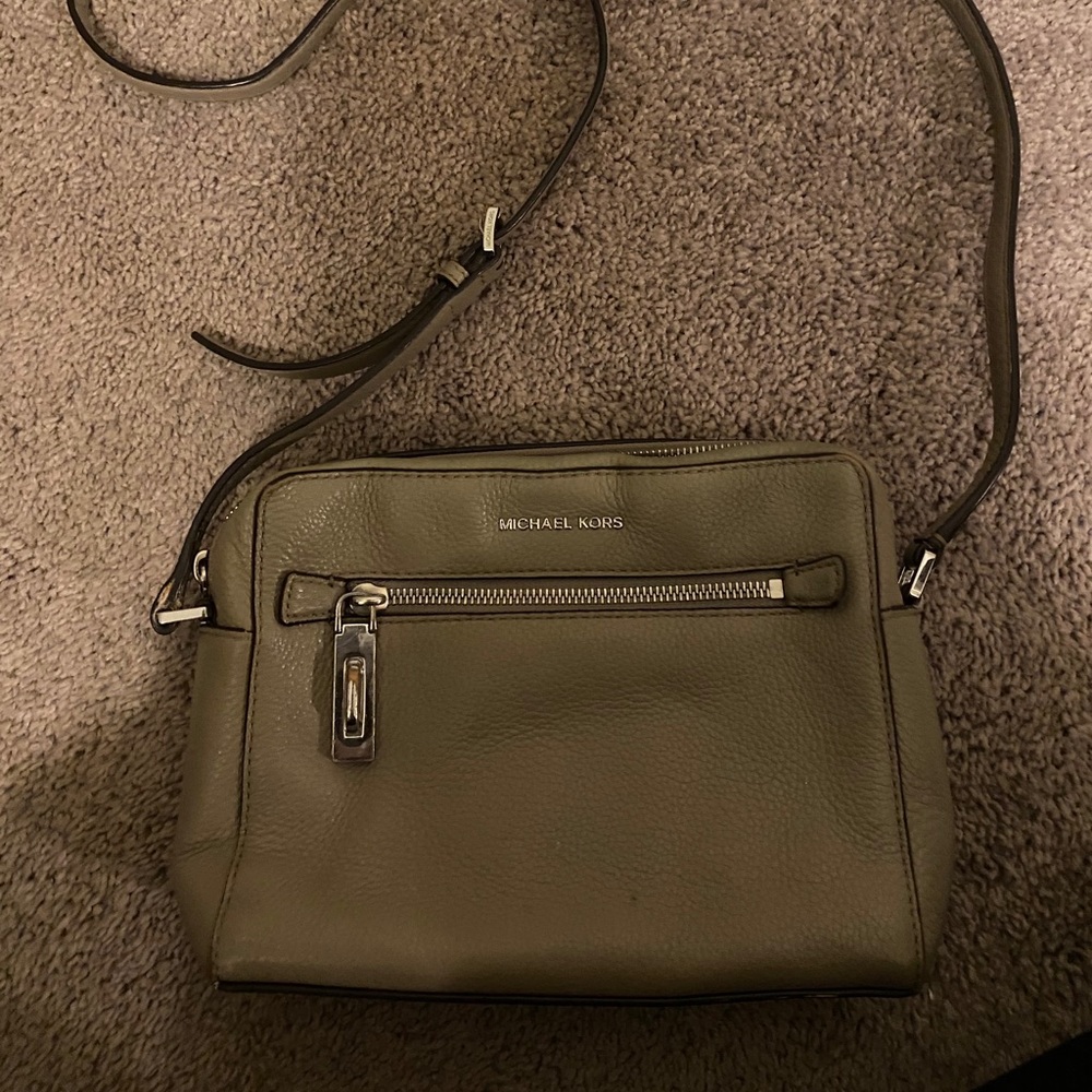 Michael kors crossbody
